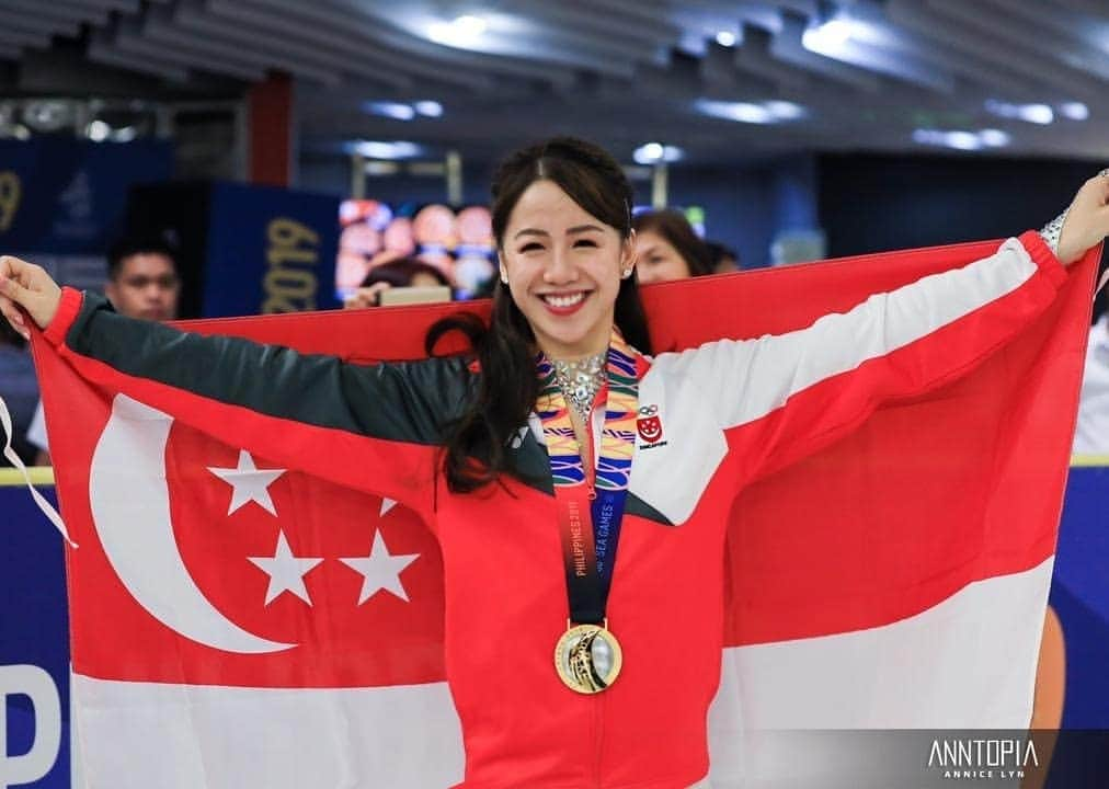 クロエ・イングさんのインスタグラム写真 - (クロエ・イングInstagram)「This gold is for you Singapore.🥇⛸️🇸🇬❤ [#WeRoarAsOne] It's difficult to find where to begin; competing here in Manila at the 30th #SEAGames2019 has been an absolute tremendous experience, a whirlwind of emotions, and a complete blessing. I skated my whole heart out and gave my absolute best, I fought with all my might, and every performance I put out was not only for myself, but for each and every one of you. I hope you could all feel the pure joy and love I have for this sport through my skating. I'm so happy I could come back and win the free program after making minor mistakes in my short. I'm proud I was able to improve my result from the previous games and also put forth a new SEA Games record by 17 points. It wasn't an easy feat and l'm so unbelievably honoured to be able to bring the 3rd gold medal home for Singapore, and to contribute to the #TeamSG medal count at these Games. I've been overwhelmed by the amount of support and encouragement I've received here. Thank you for having me Manila, and thank you for being such a wonderful crowd yet again. I have some of my most cherished moments here, and this week I added one more. I'm ecstatic to see figure skating growing here in South East Asia, I'm thrilled to be a part of the movement, and I'm more motivated than ever to work even harder. Again, big thank you to Singapore, SISA, and SNOC for believing in me and giving me the opportunity to fly our flag as part of the one and only #TeamSingapore. Dreams are achievable, and hard work truly, truly pays off. I love my sport and I love my country. We are all #OneTeamSG. #MajulahSingapura #Singapore #SEAGames #FigureSkating #IceSkating #RoadToSEAGames2019 ⛸: Always @iskateriedell and @johnwilsonblades!❤ 📷: @anntopia @sportsbyannicelynn @sgolympics」12月2日 22時37分 - ing.chloe