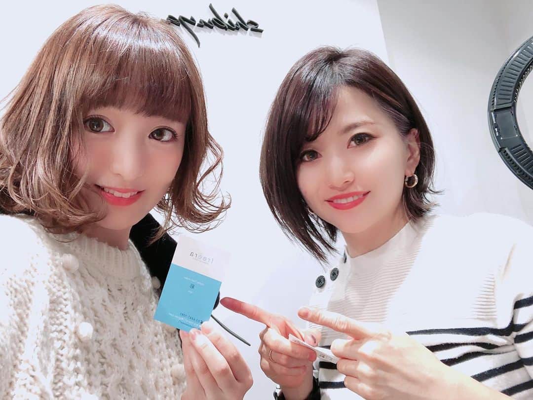東なつ紀のインスタグラム：「髪の毛メンテナンスいった！ あやさんみてたら切りたくなって 結構切った！ もっと切りたいかも😊💓 いつもありがとうございます💓 #freera #渋谷 #オススメ美容院 #次回は表参道」