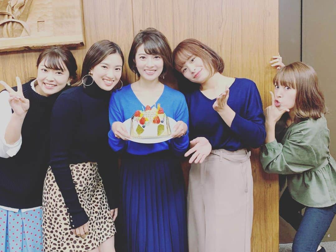 常盤よしこのインスタグラム：「ゆっきーな おめでとうございました。笑 若っ人ランド再放送は深夜1時35〜 夜更かしの方は見てね♫ ・ ・ #1日遅れたけど #お誕生日おめでとう  #忘れてたわけじゃないよ  #tku #若っ人ランド」