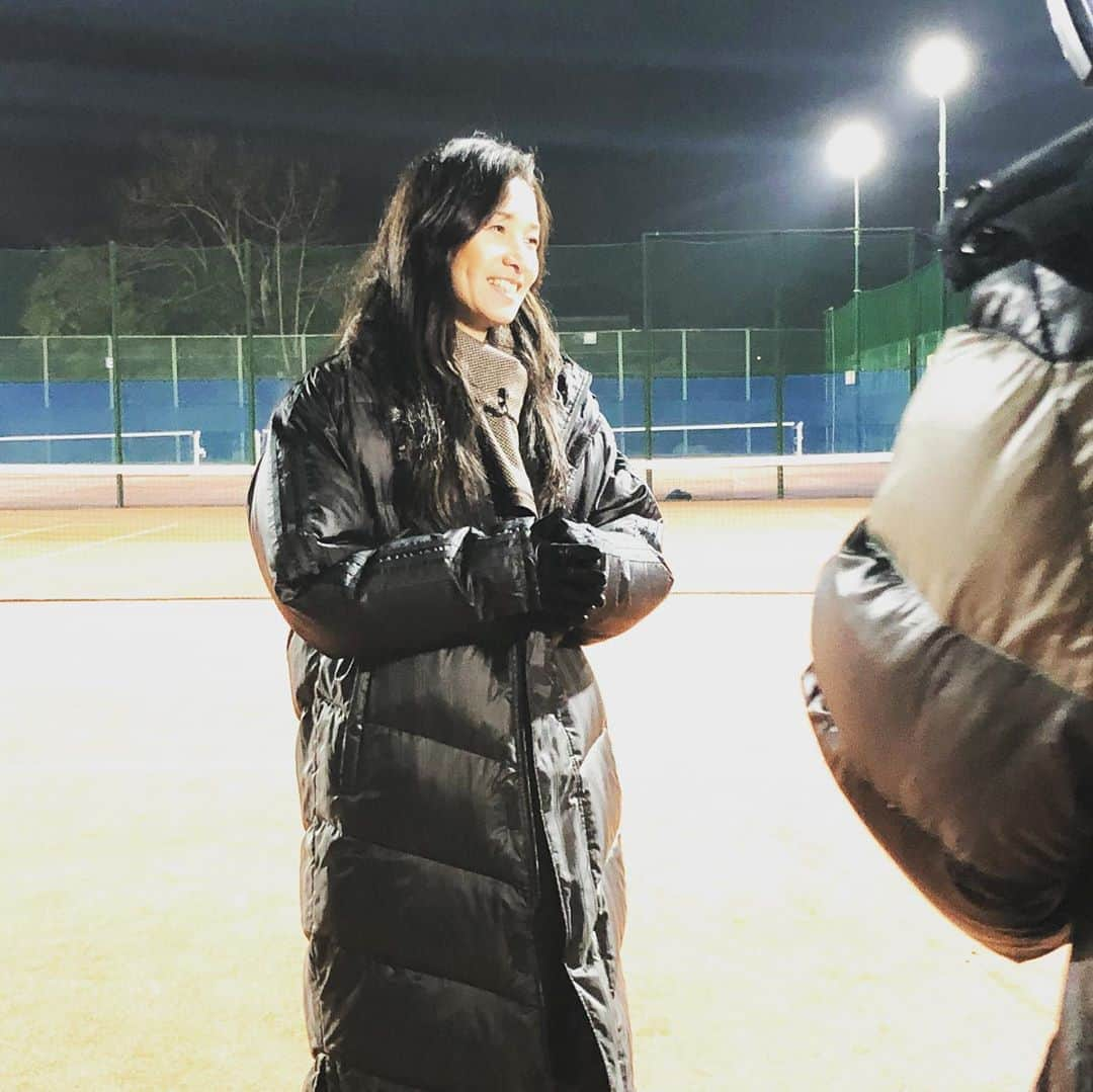 伊達公子さんのインスタグラム写真 - (伊達公子Instagram)「伊達公子✖️YONEX PROJECT で見ている4人のうちの1人、奥脇りのんちゃんが日頃、練習をしている埼玉上尾にあるFテニスへ行ってきました。 普段の練習を視察でした。雨の影響でコートが変わったりはしましたが、貴重な時間になりました。 #伊達公子 #kimikodate #テニス #テニスプレイヤー #テニスプレーヤー #tennis #tennisplayer #instatennis #instasports #伊達公子×yonexproject #ヨネックス #yonex #yonextennis #yonexjapan #ヨネックステニス #奥脇りのん #ジュニアテニス #fテニス」12月2日 23時01分 - kimiko.date