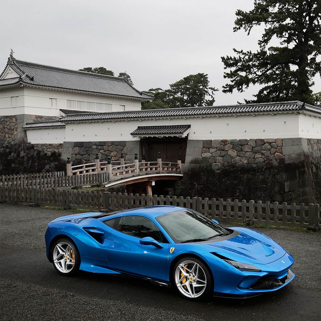 フェラーリさんのインスタグラム写真 - (フェラーリInstagram)「The #FerrariF8Tributo makes a striking appearance in #Japan, with a design that celebrates the most powerful V8 in #Ferrari history. #ItalianDesign #CarsWithoutLimits」12月2日 23時02分 - ferrari