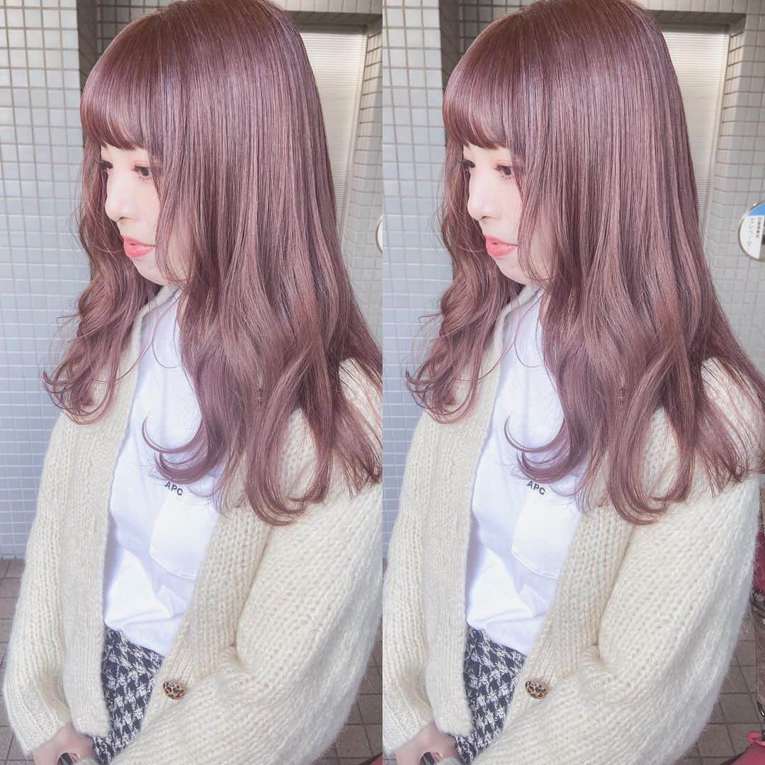 佃加菜さんのインスタグラム写真 - (佃加菜Instagram)「latte pink ♡ ベージュベースにほんのりpink♡ 派手すぎない柔らかいピンクにしたい方にオススメ♡ クリーム色のニットに合わせてて 可愛かったな♡」12月2日 23時03分 - tsukuda_kana