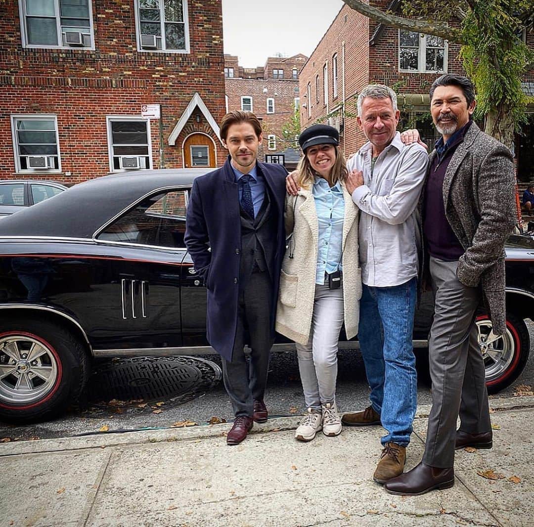 のインスタグラム：「Tune in to @foxtv tonight for the winter finale of @prodigalsonfox ! We’re joined by the brilliant @seanpertwee and @michaelraymondjames and directed by the lovely @valerie.weiss.director It’s a big one! Enjoy :) #prodigalson」