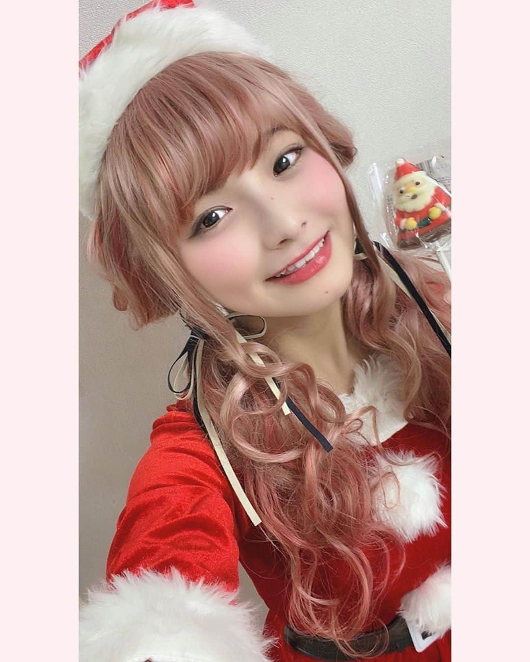 片岡沙耶さんのインスタグラム写真 - (片岡沙耶Instagram)「. ミュージカル『クリスマス・キャロル』 今年もサンタさんで踊ります〜💃💃💃 . 詳しくはハイライトをチェック！ .  #片岡沙耶 #クリキャロ2019 #ミュージカル #musical #actor  #クリスマスキャロル #ホリエモン  #堀江貴文 @takapon_jp #wagyu」12月2日 23時47分 - kataoka_saya38