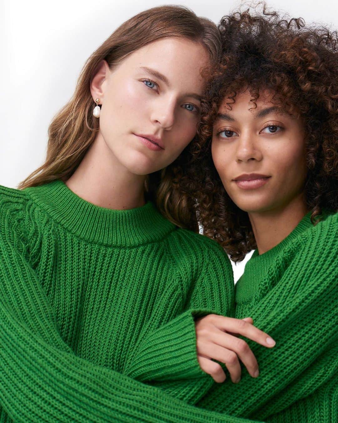 Club Monacoのインスタグラム：「In the green. A chunky knit makes an impression in a vibrant color and an oversized fit.」