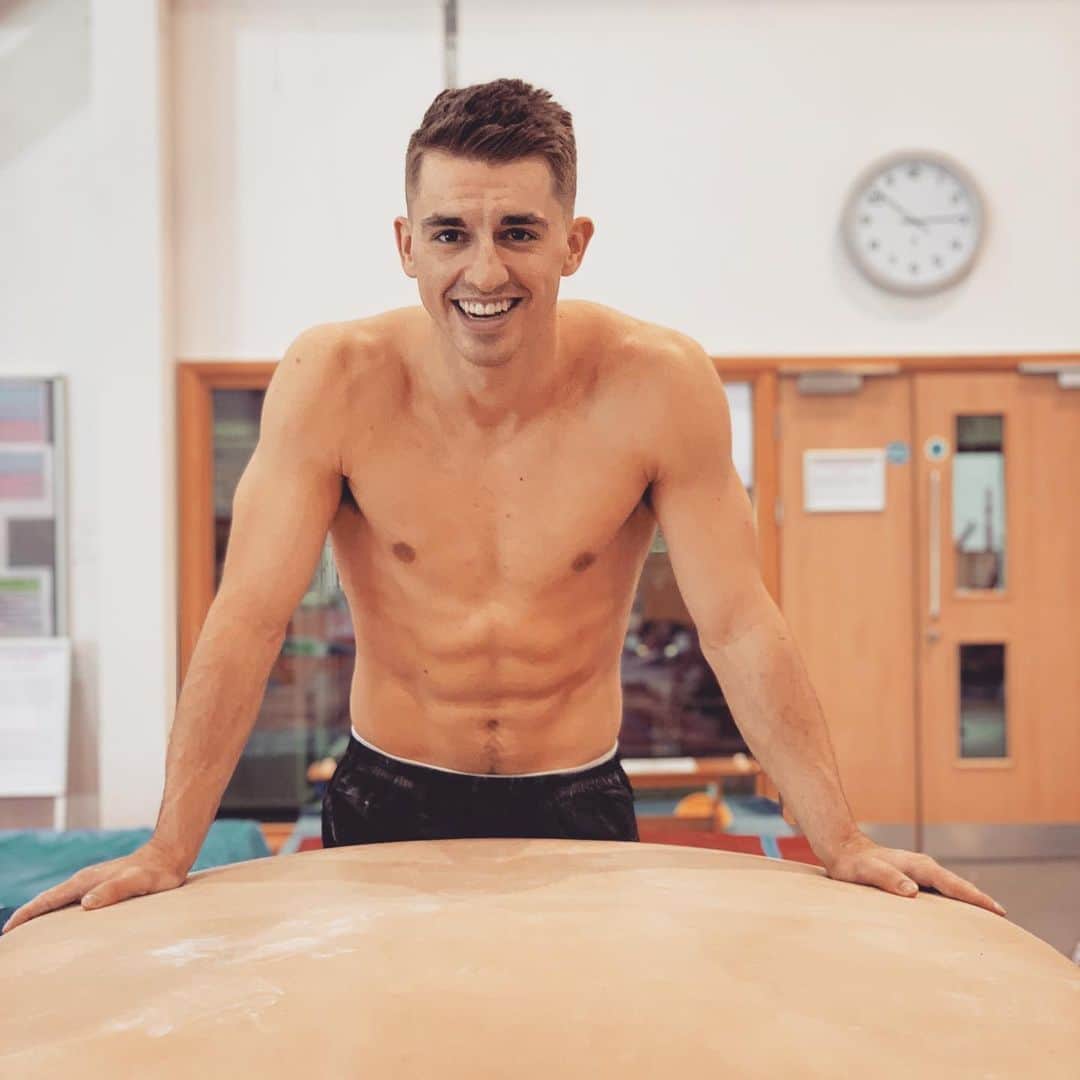 のインスタグラム：「Hope your having a good Monday, who has managed to get training or a workout in to start the week? #mondaymotivation ————— #whitlockworkout #training #workout #motivation #gym #gymmotivation」