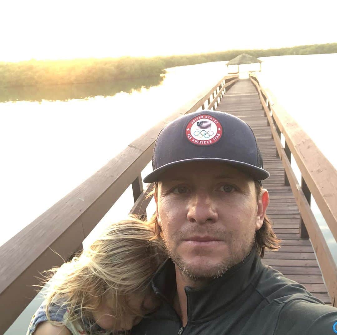 トニー・アゼベドのインスタグラム：「✌️ Florida another amazing vacation see you next year 😉」