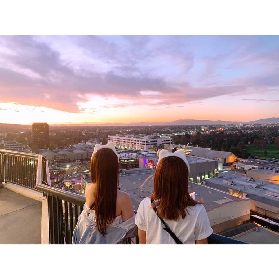 北条佳奈さんのインスタグラム写真 - (北条佳奈Instagram)「アメリカ旅行記day5🇺🇸❤️﻿ ﻿ ﻿ 5日目はユニバーサルスタジオハリウッドへ🗽﻿ USJも高校の修学旅行で一回行っただけだったのでもう本当に楽しみにしてました🤤﻿ ﻿ 念願のハリーポッターも乗れたし🤤﻿ （酔わなかった！）﻿ ﻿ 行ったの土曜日だったけどなかなかに空いてて色々回れたし🤤﻿ もはやほぼ回ったかな🤤﻿ ﻿ 序盤で欽也さんが乗り物酔いしてしまってかわいそうだったけど…😣﻿ それでも各所着いてきてくれたりたくさん写真撮ってくれてありがとうございます🤙🤙🤙﻿ ﻿ ﻿ 色んなキャクターとも会えて写真も撮ったけど載せきれないからその2に続きます🤤﻿ ﻿ ﻿ 一番楽しかったのはリベンジ オブ ザ マミーです🥴❤️（かなぷぅ調べ）﻿ ﻿ ﻿ ﻿ 短い時間だったけど効率よく回れて充実な5日目でした😍﻿ ﻿ ﻿ ﻿ to be continue…🌈﻿ ﻿ ﻿ #universalstudioshollywood #ユニバーサルスタジオハリウッド #tagstagram #tagsforlike #instagood #followｍe #🌎」12月3日 9時53分 - kana_hojyo