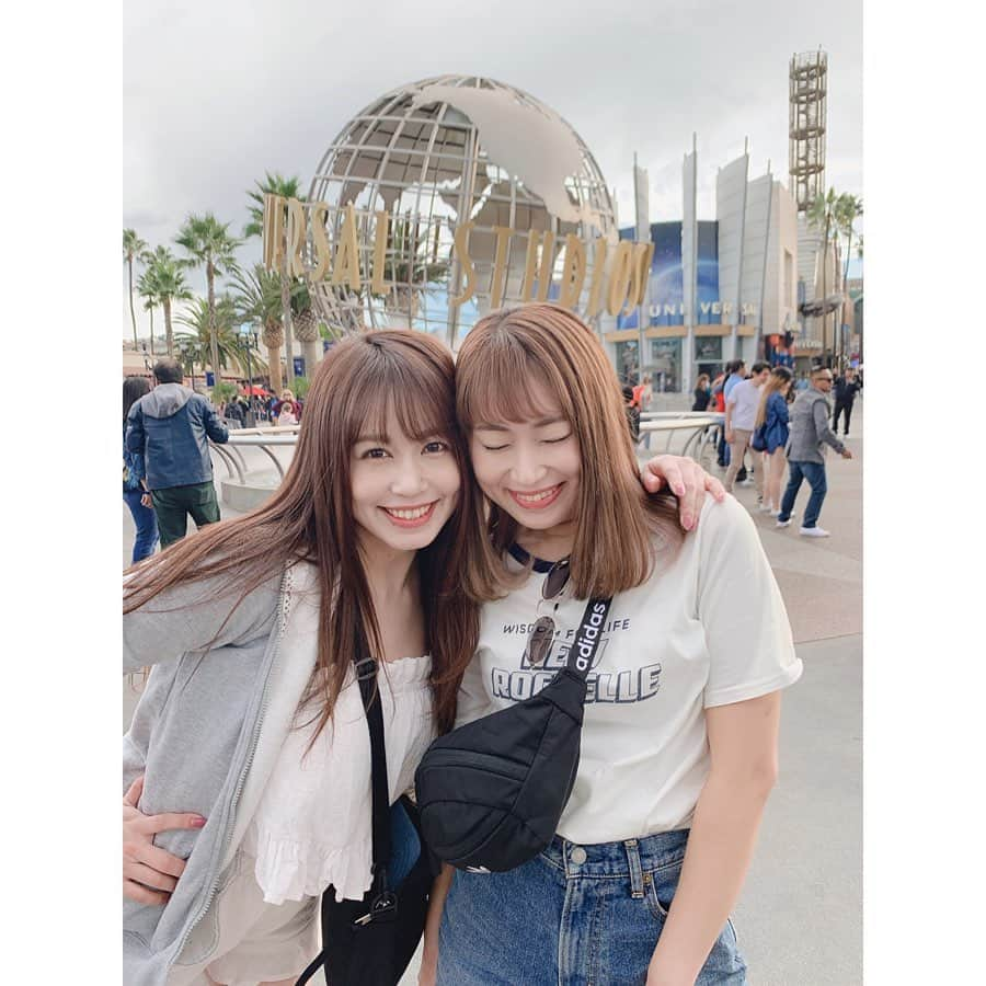 北条佳奈さんのインスタグラム写真 - (北条佳奈Instagram)「アメリカ旅行記day5🇺🇸❤️﻿ ﻿ ﻿ 5日目はユニバーサルスタジオハリウッドへ🗽﻿ USJも高校の修学旅行で一回行っただけだったのでもう本当に楽しみにしてました🤤﻿ ﻿ 念願のハリーポッターも乗れたし🤤﻿ （酔わなかった！）﻿ ﻿ 行ったの土曜日だったけどなかなかに空いてて色々回れたし🤤﻿ もはやほぼ回ったかな🤤﻿ ﻿ 序盤で欽也さんが乗り物酔いしてしまってかわいそうだったけど…😣﻿ それでも各所着いてきてくれたりたくさん写真撮ってくれてありがとうございます🤙🤙🤙﻿ ﻿ ﻿ 色んなキャクターとも会えて写真も撮ったけど載せきれないからその2に続きます🤤﻿ ﻿ ﻿ 一番楽しかったのはリベンジ オブ ザ マミーです🥴❤️（かなぷぅ調べ）﻿ ﻿ ﻿ ﻿ 短い時間だったけど効率よく回れて充実な5日目でした😍﻿ ﻿ ﻿ ﻿ to be continue…🌈﻿ ﻿ ﻿ #universalstudioshollywood #ユニバーサルスタジオハリウッド #tagstagram #tagsforlike #instagood #followｍe #🌎」12月3日 9時53分 - kana_hojyo