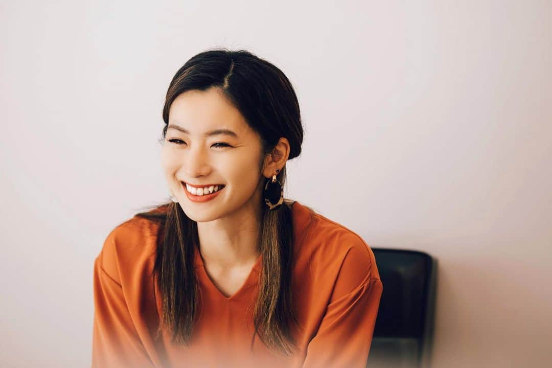 矢原里夏さんのインスタグラム写真 - (矢原里夏Instagram)「【NEWS】﻿ Alpine Group Magazine に「ハンドボールのおかげで、楽しいこともつらいことも「最高のネタ」と思えるようになった【前編】」が掲載されました！﻿ ﻿ https://media.alpen-group.jp/media/detail/other_191202_01.html﻿ ﻿ ﻿ #ハンドボール﻿ #ハンドボール部﻿ #アルペン﻿ #部活﻿ #スポーツ﻿ #handball﻿ #beachhandball」12月3日 10時01分 - rika_yahara