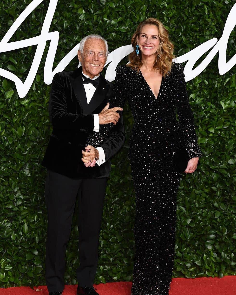ジュリア・ロバーツのインスタグラム：「The Legend. Giorgio Armani 🌟」