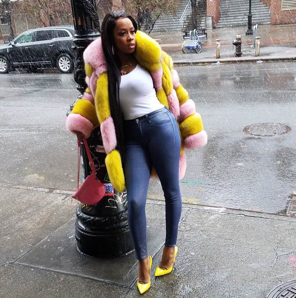 レミー・マーのインスタグラム：「💖💛💝💛@DanielsLeather  I cant wait for the world to see all the custom coats we created this winter ❄️ They not ready😏 #RemyMa #FamilyTies」