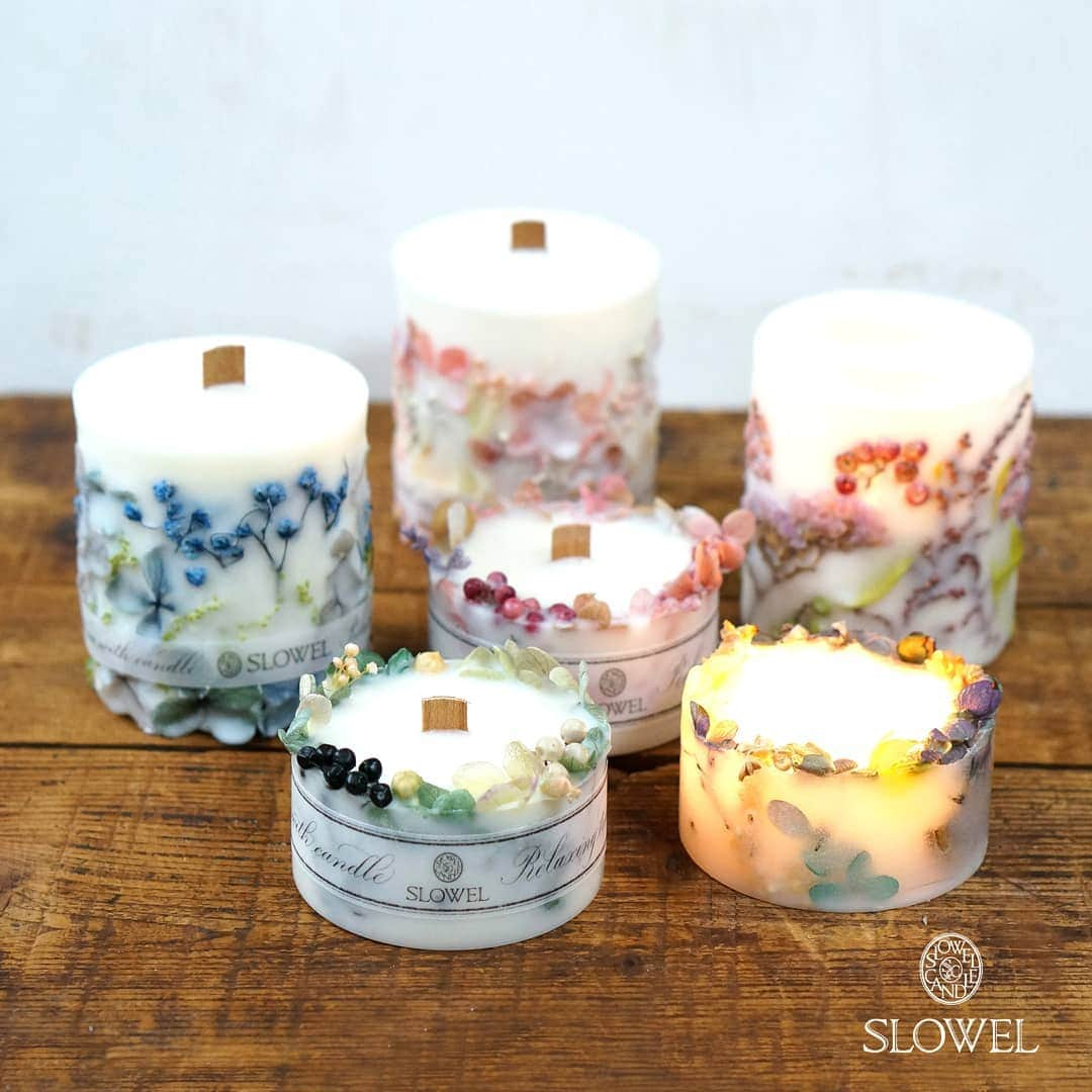 スローエル キャンドルさんのインスタグラム写真 - (スローエル キャンドルInstagram)「【Botanical soy candle 】  本日より12/10（火）まで、 高島屋堺店 3階 SAKAIスタジオ 「Bruncesta」にて  写真のボタニカルキャンドル、 ガラスLEDホルダー、 アロマフレームサシェ、 の三種類、販売して頂いてます。  堺市には、 ハーベストの丘とBIGBANG というところに、 子供達と遊びに行ったことしかないのですが、 緑が多くて住みやすそうな所でした。  高島屋堺店のお近くにお越しの際は、 是非立ち寄ってみてくださいね✨ …………………………………………………………………………… ⭐🕯️️販売店 ⏺️灯りの店　@akarinomise … ⏺️ペトリコール @petrichor0606 ………………………………………………………………………………… ⭐販売のお知らせ ⏺️12/4~　堺高島屋 ⏺️12/18~　大阪高島屋 ⏺️12/14,15,22　スターリーナイトカンパニー ………………………………………………………………………………… #candle #candlemaker #slowel #キャンドル#スローエル#botanicalcandle #スローな時間 #花#キャンドルのある暮らし#ヒュッゲ#北欧好き#jcaキャンスタ #大阪#関西 #高島屋堺店#堺タカシマヤ」12月3日 10時36分 - slowel_candle