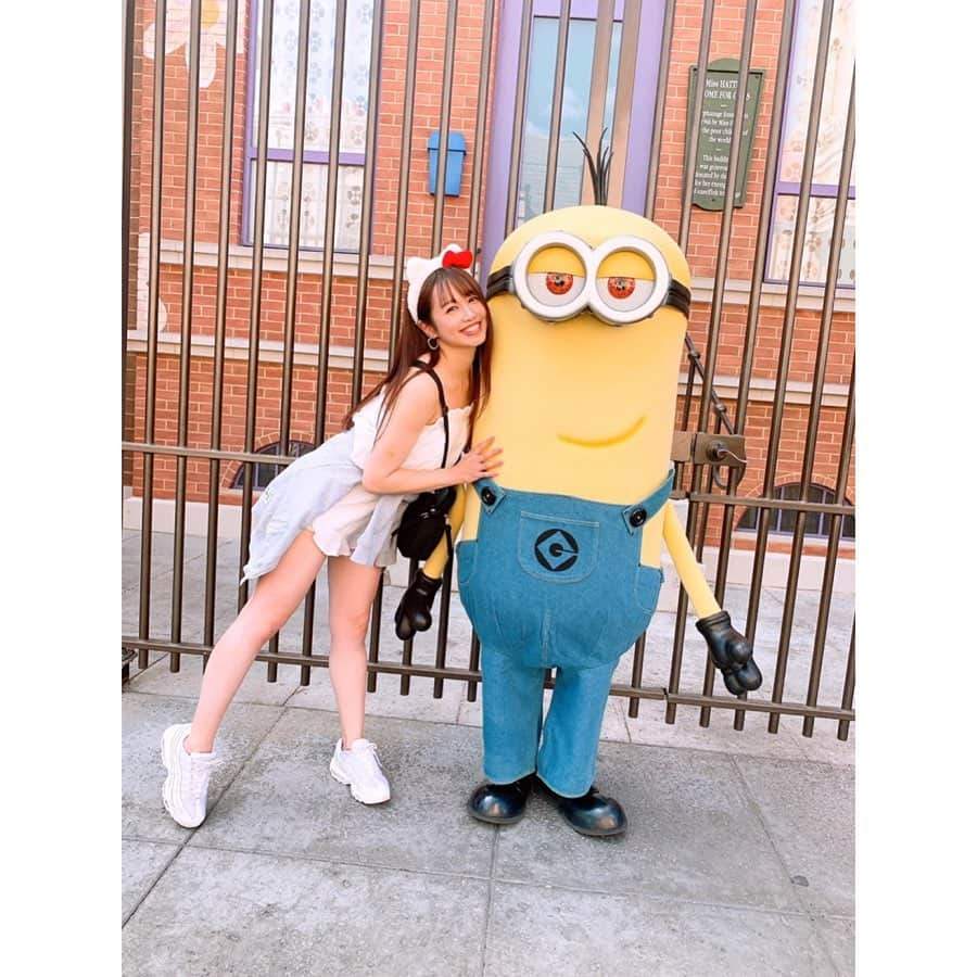 北条佳奈さんのインスタグラム写真 - (北条佳奈Instagram)「アメリカ旅行記day5🇺🇸❤️その2🌎﻿ ﻿ ﻿ 可愛い可愛いキャラクター達との写真だよお🤤﻿ ﻿ アトラクションもグリーティングも空いてて最高でありました🥴﻿ ﻿ キティちゃんのハロウィンコスチュームがじわじわと面白い…🐱🎀﻿ ﻿ ﻿ ﻿ to be continue…🌈﻿ ﻿ ﻿ #universalstudioshollywood #ユニバーサルスタジオハリウッド #キャラグリ #キャラクターグリーティング #キティちゃん #シュレック #ミニオン #hellokitty #minions #🌎」12月3日 11時02分 - kana_hojyo