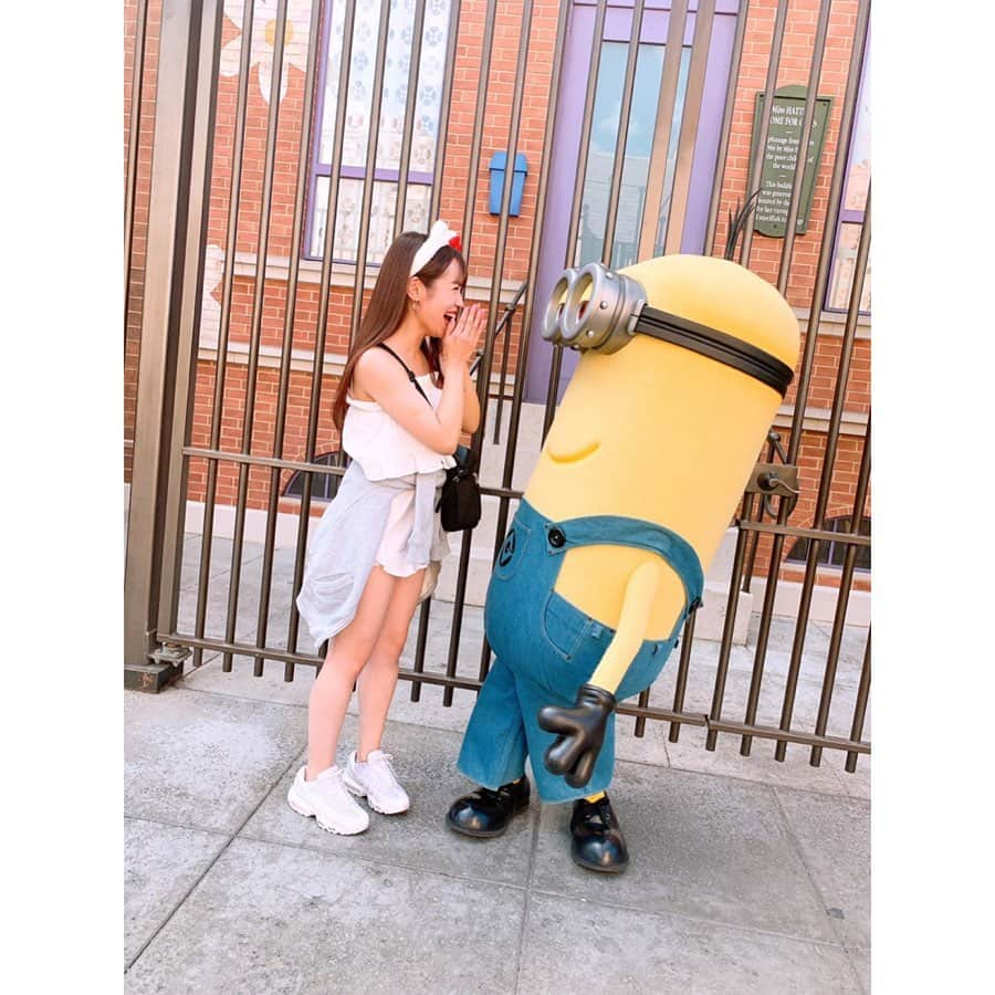 北条佳奈さんのインスタグラム写真 - (北条佳奈Instagram)「アメリカ旅行記day5🇺🇸❤️その2🌎﻿ ﻿ ﻿ 可愛い可愛いキャラクター達との写真だよお🤤﻿ ﻿ アトラクションもグリーティングも空いてて最高でありました🥴﻿ ﻿ キティちゃんのハロウィンコスチュームがじわじわと面白い…🐱🎀﻿ ﻿ ﻿ ﻿ to be continue…🌈﻿ ﻿ ﻿ #universalstudioshollywood #ユニバーサルスタジオハリウッド #キャラグリ #キャラクターグリーティング #キティちゃん #シュレック #ミニオン #hellokitty #minions #🌎」12月3日 11時02分 - kana_hojyo