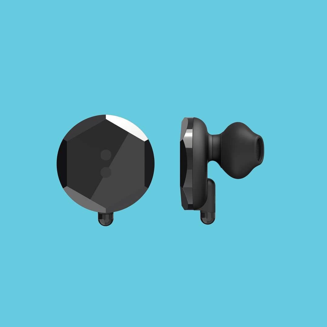 ウィル・アイ・アムのインスタグラム：「I’m not just saying these are beautiful because they come from my new company @buttonsco_ ...I’m saying these are beautiful because I truly believe they are the best looking/sounding/functional true-wireless headphones out there... get them exclusively on @ntwrk」