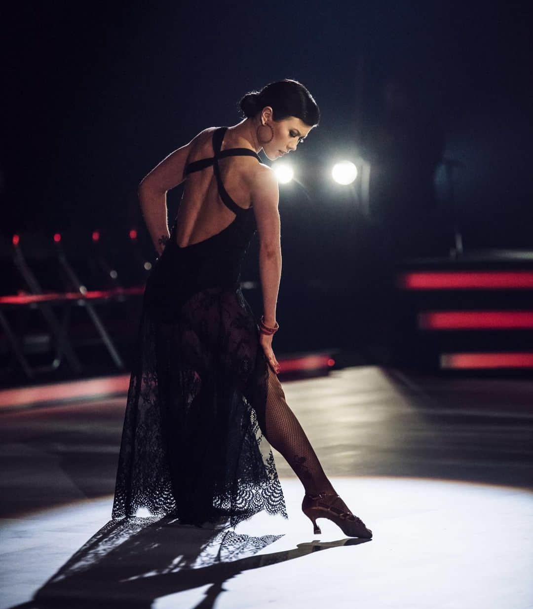 ラウラ・レピストのインスタグラム：「Eilen suljettiin haikeana TTK-studion ovet viimeisen kerran!💃🏽❤️ Onnea niin erityiset upeudet @ctrandberg ja @heleniusjutta - koko syksyn ajan ihastelin teidän luomaa liikettä, taidetta ja tunnetta. Teidän voitto kruunasi tän upean kauden!❤️ Me oltiin kyllä jokainen tähtioppilas voittajia, kun saatiin kokea tää kaikki. Kiitos @tanssiitahtienkanssa että luotte tällasta lämpöä ihmisten pimeneviin syksyihin, musta tuli heittämällä hard core TTK-fani!❤️ . . Ja ihan erityiskiitos mielettömän taitavalle @tamminenphotography’lle näistä kaikista kuvista matkan varrella, vitsi miten korvaamattomia muistoja saatiin talteen tästä syksystä. Suuren suuri suositus jos kaipaa hyvää kuvaajaa.🙏🏼❤️ . . #mtvttk #kiitos #dwts #dancingwiththestars @mtv3suomi」