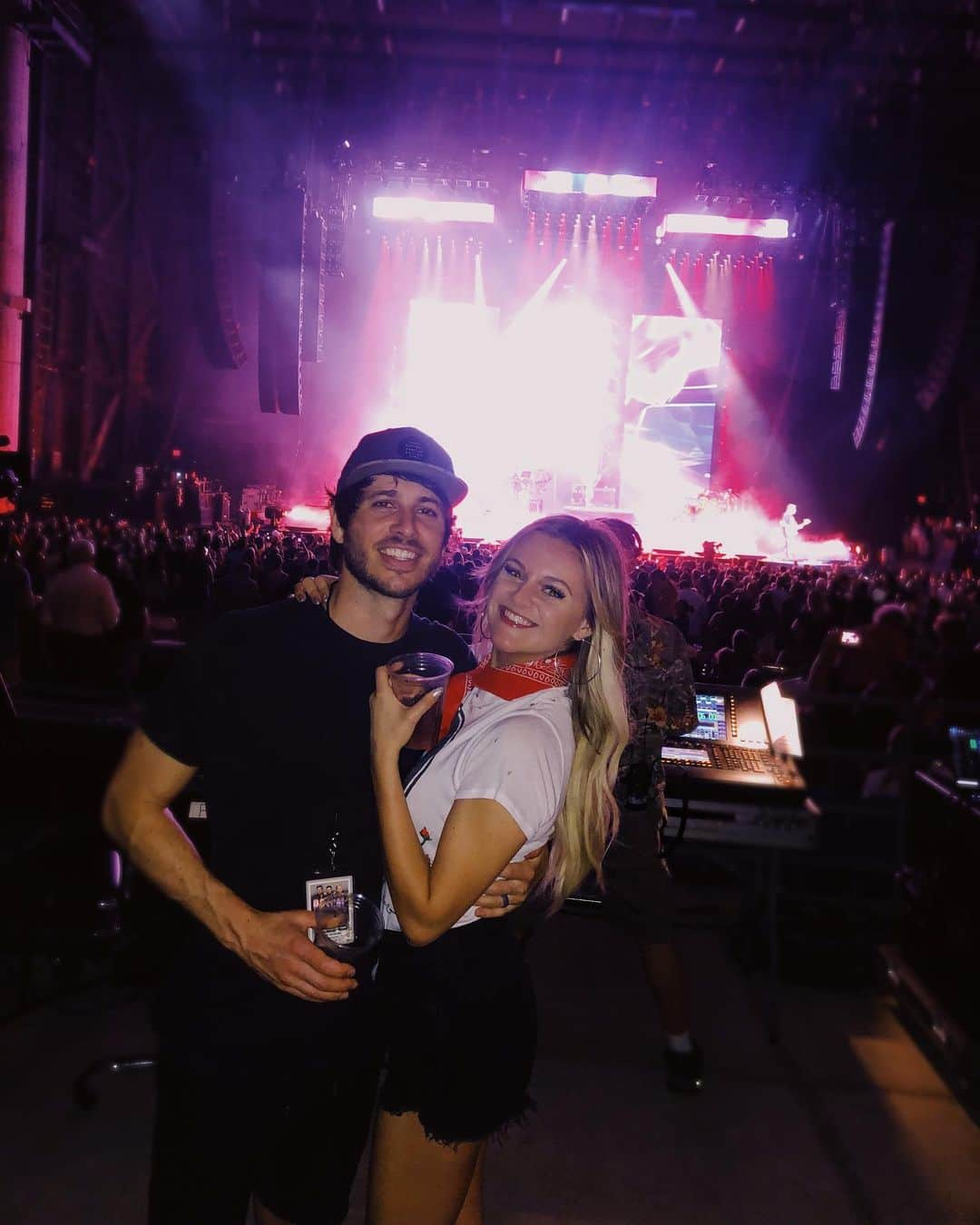 Kelsea Balleriniさんのインスタグラム写真 - (Kelsea BalleriniInstagram)「year two...I really married up. 🖤」12月3日 2時42分 - kelseaballerini