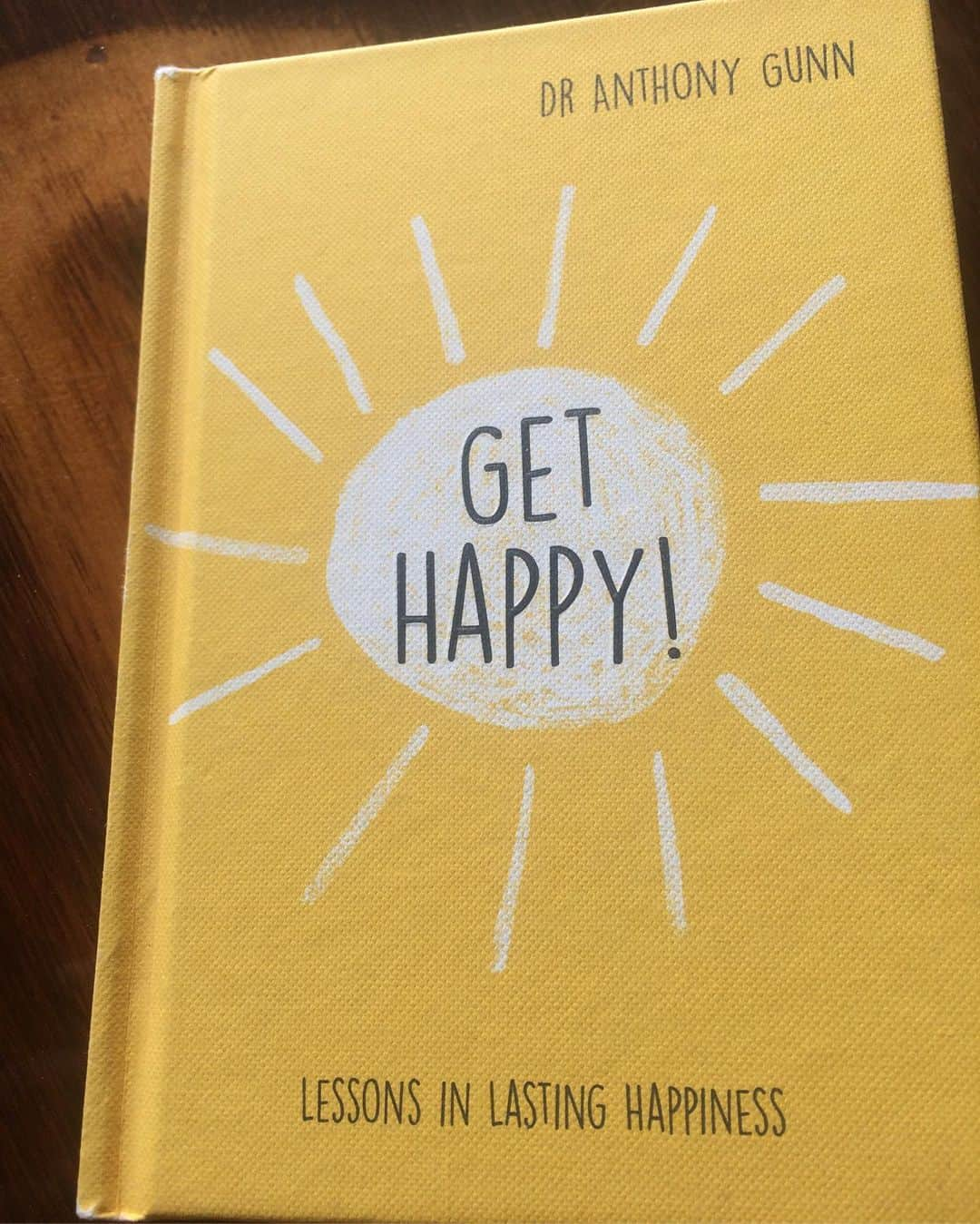 ラリー・ギリアード・Jrさんのインスタグラム写真 - (ラリー・ギリアード・JrInstagram)「“GET HAPPY”! Individuals are collectively moving toward an “I” mentality and away from a “WE” mentality. Not understanding, or maybe not caring, that a “WE” mentality is what moves us closer to love, peace and happiness! Who’s down to reverse this trend with me? Here’s the plan. (a.)- Do something productive and good with or for someone today. (b.)- Repeat A. (c.)- Repeat B. Today do “a”. Tomorrow do “b”. Next day do “c”. etc. ❤️」12月3日 2時46分 - thereallgjr