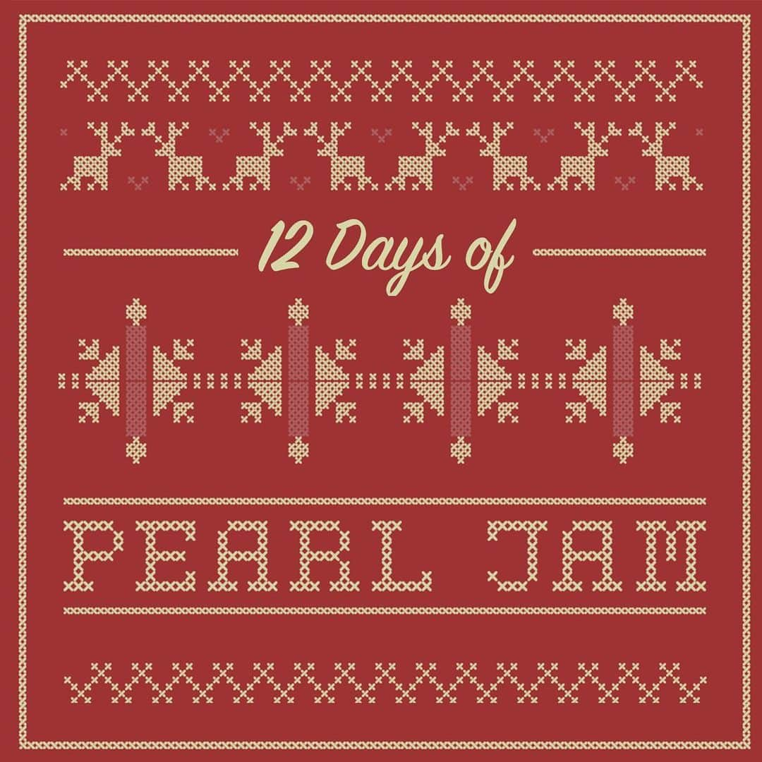 パール・ジャムさんのインスタグラム写真 - (パール・ジャムInstagram)「#12DaysOfPJ is back this holiday season and we’re celebrating with a holiday single each day! Released in 2004, stream “Someday at Christmas” now at the link in bio.」12月3日 3時25分 - pearljam