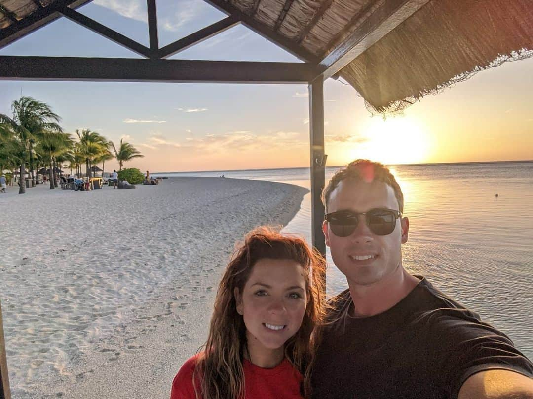 クリスチャン・トーマスさんのインスタグラム写真 - (クリスチャン・トーマスInstagram)「Busy couple of days with moving house, but time to now relax in Mauritius @stregismauritius ☀️🏝🍹#roomwithaview」12月3日 3時49分 - kristom1