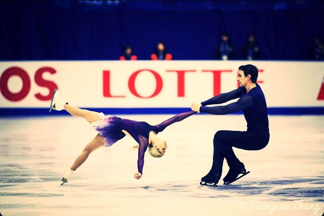 アレクサ・シメカさんのインスタグラム写真 - (アレクサ・シメカInstagram)「Can you believe it is December already?! Round and round we go!⛸❄️💜 #figureskating #yuzuruhanyu #japan #nhktrophy #grandprix #iceskate #purple #dream #love #nevergiveup」12月3日 4時55分 - alexa_knierim