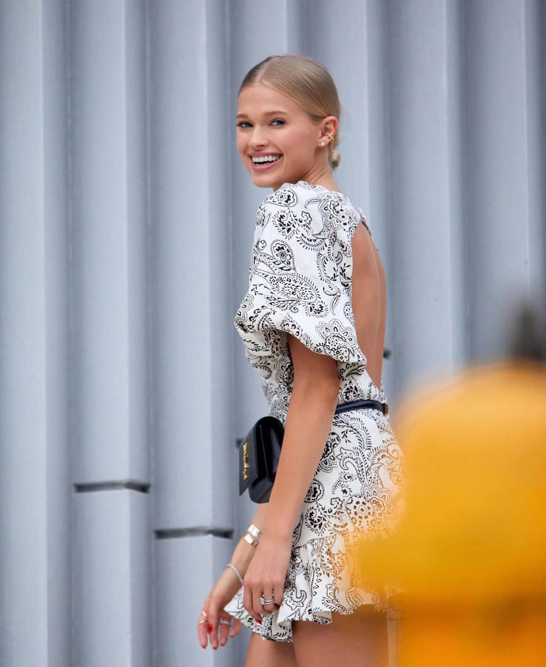 のインスタグラム：「Stepping into Art Basel week with a big smile! 💃🏼😄」
