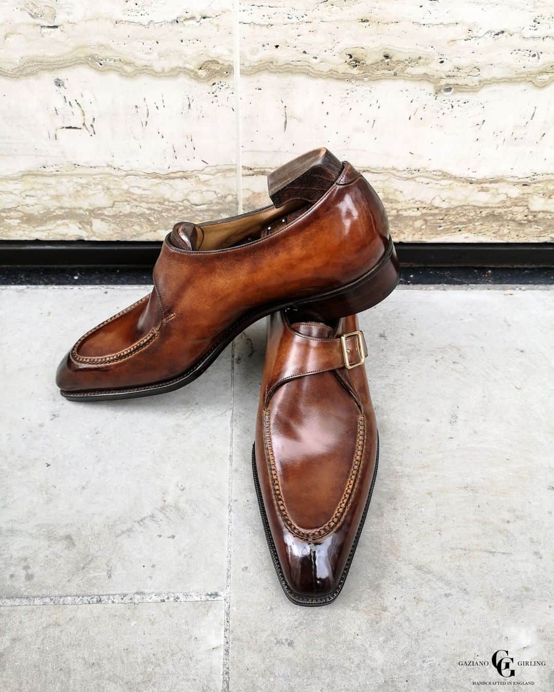 ガジアーノ&ガーリングさんのインスタグラム写真 - (ガジアーノ&ガーリングInstagram)「The Savile In A Bespoke Patina On The Square Deco Last. . . . . . . . . . . . . #menstyle #classicshoes #elegantshoes #handwelted #handmadeshoes #classicfootwear #stylish #shoemaker #mensfootwear #bespokemakers #fashion #brspokemakers #bespokeshoes #mensfashion #madeinengalnd  #mensshoes #menswear #shoesoftheday #shoestagram #shoestyle #shoeporn #shoes」12月3日 5時46分 - gazianogirling