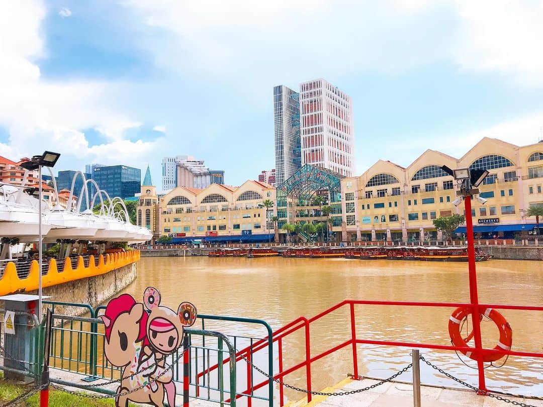 伊瀬茉莉也さんのインスタグラム写真 - (伊瀬茉莉也Instagram)「💗 * シンガポールは近代的な高層ビルとローカルな街並みが混在してて、新しいんだけど懐かしい…みたいな雰囲気が良かった😌💕 カラフルな建物も多くて可愛かったな🦄 * #singapore」12月3日 11時36分 - mariya_ise