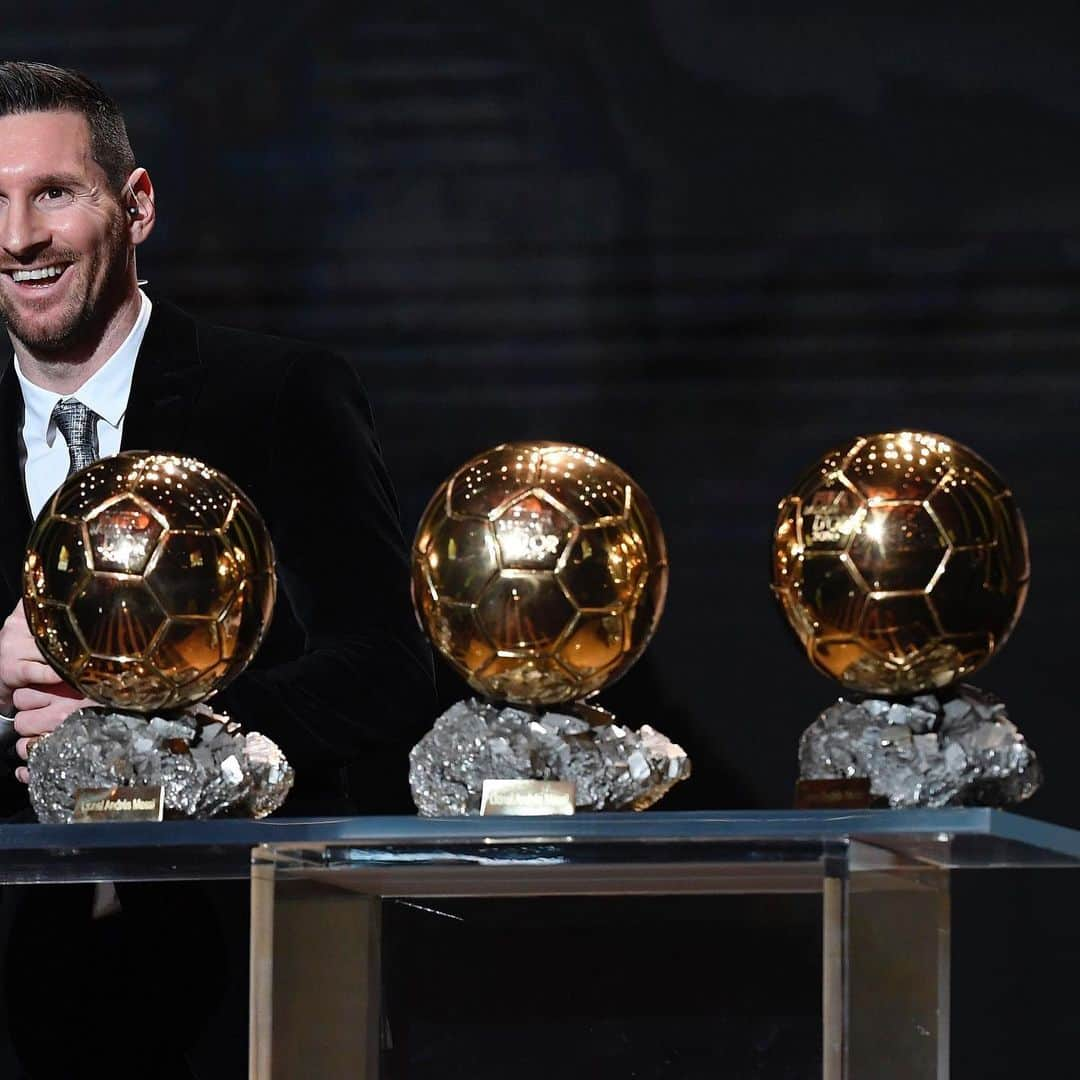 サッカーキングさんのインスタグラム写真 - (サッカーキングInstagram)「. 🏆🏆🏆Ⓜ️🏆🏆🏆 （2019.12.02） . 📷Photo by Getty Images . #バロンドール #ballondor #メッシ #LionelMessi #Messi #バルセロナ #FCB #Barcelona #アルゼンチン #🇦🇷 #football #サッカー #⚽️ #サッカーキング」12月3日 11時28分 - soccerkingjp