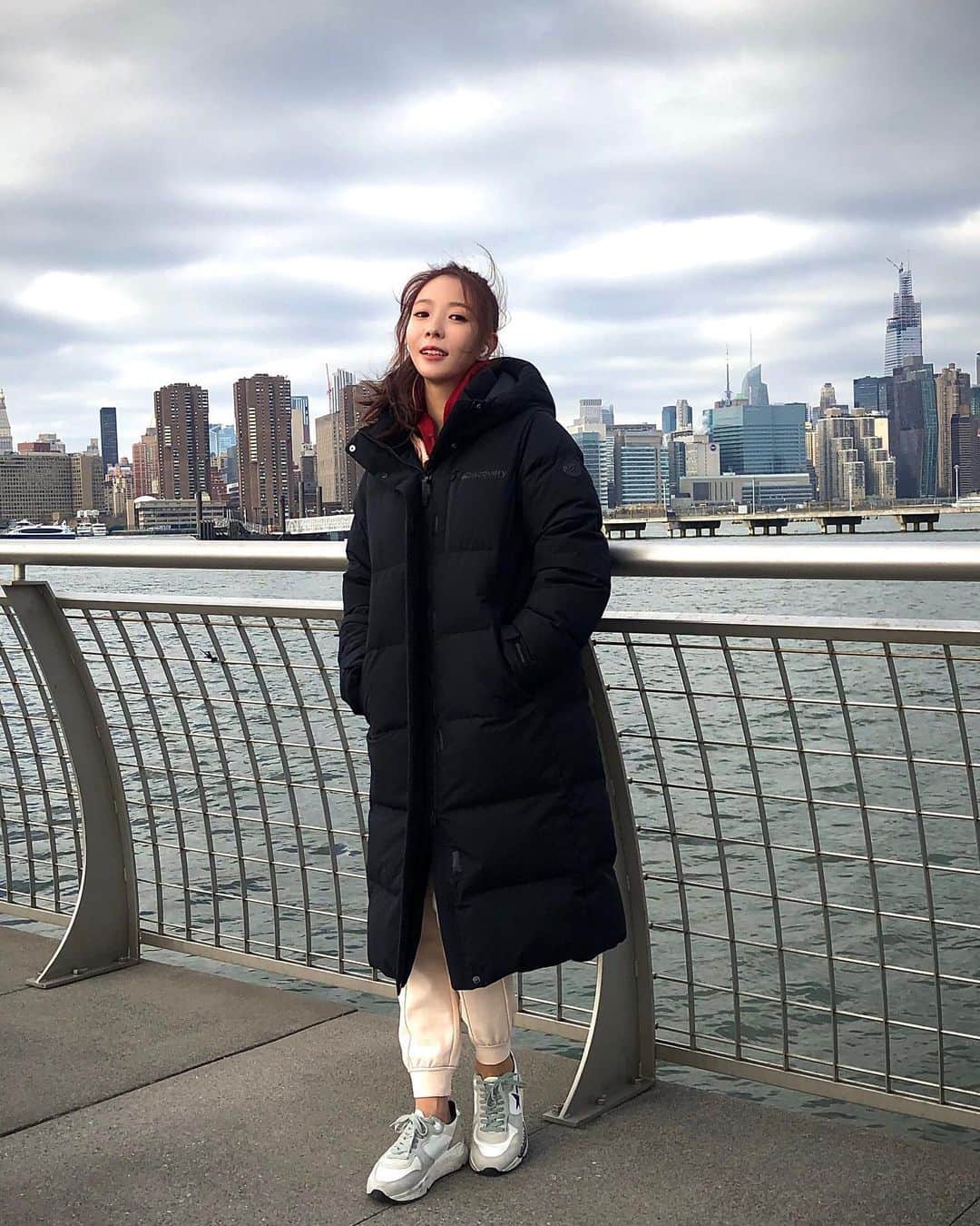 BoAのインスタグラム：「겨울엔 패딩이 👍 #디스커버리롱패딩 #디스커버리익스페디션」