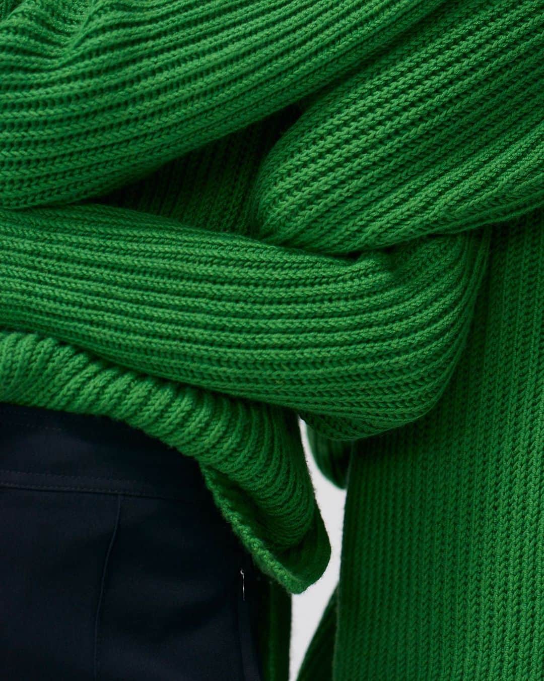 Club Monacoのインスタグラム：「Cozy up in winter’s most vibrant hue: apple green.」