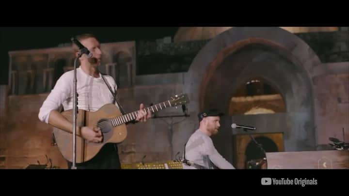 Coldplayのインスタグラム：「We ran a poll on @youtube to pick an old song for the band to play in Jordan. Viva won, but Sparks gave it a run for its money, so we recorded that for you too. Trivia: did you know this song featured in the Christopher Nolan movie Insomnia? PH」