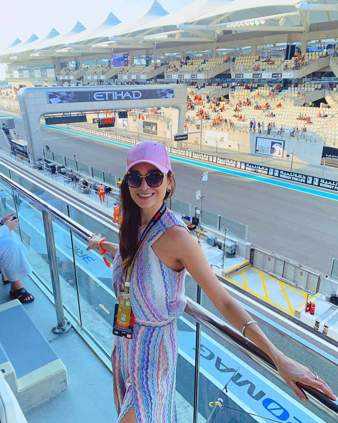 ケリーさんのインスタグラム写真 - (ケリーInstagram)「Formula 1 in Abu Dhabi final race 🇦🇪♥️ ・ F1 アブダGP フィナールレース🇦🇪♥️ @champagne_carbon_japan @champagne_carbon_official #F1#abudhabigp#abudhabi#carbon#」12月3日 7時19分 - kellymisawa