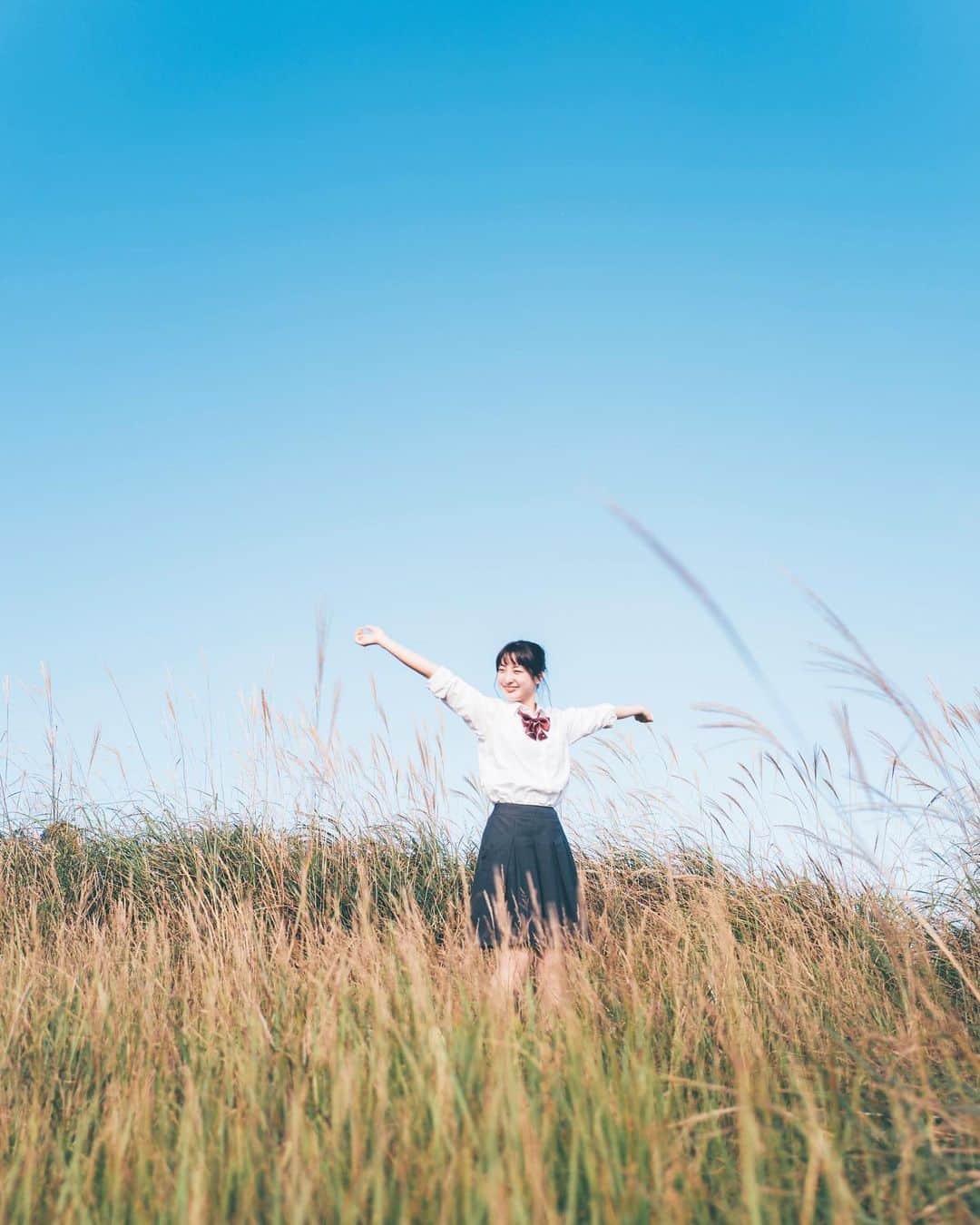 sorayuchiのインスタグラム：「・ おはようございます☀ 今パソコン周りにみかんを大量に並べて仕事してるんですが、その光景だけで幸せ(*´꒳`*)あとはコタツだったらなお良い◎」