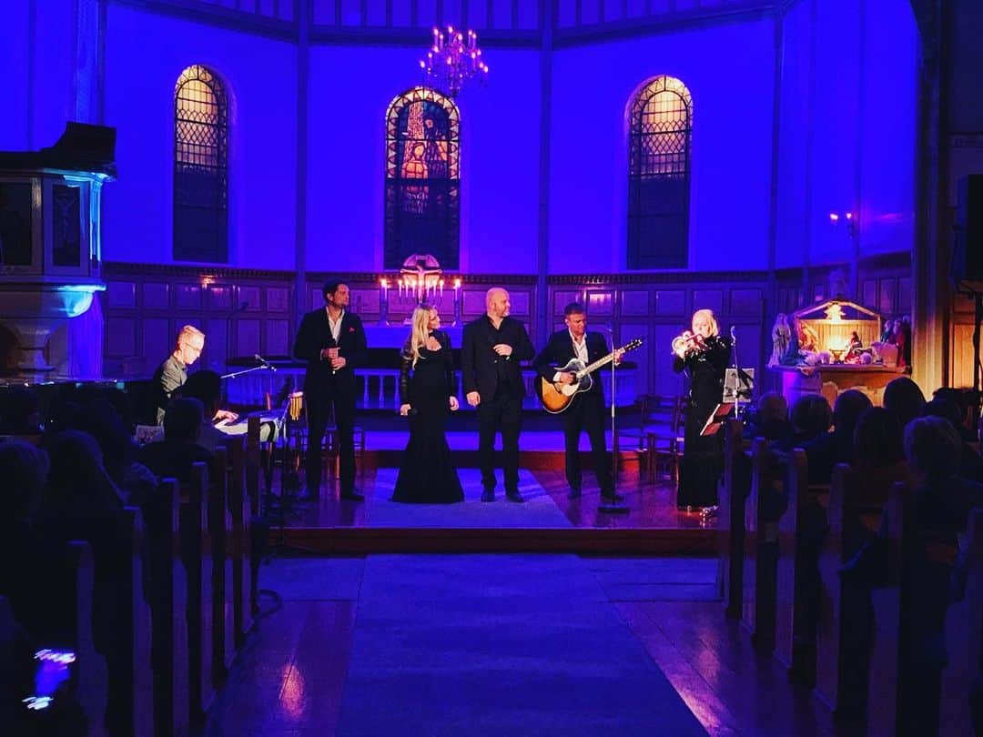 ティーネ・ティング・ヘルセットのインスタグラム：「Having an amazing time on tour! #vårjul @christian_ingebrigtsen @gauteormaasen @mariaarredondo85 @maestroolafsen @kingofkebab77 (📸 @faksen )」