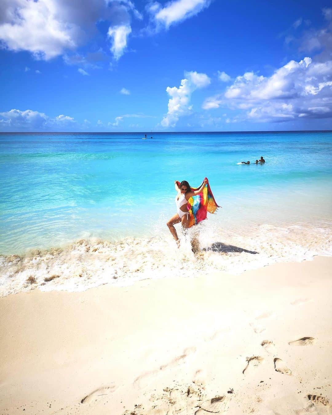 AIR CANADAさんのインスタグラム写真 - (AIR CANADAInstagram)「In 1949 we started flying to #Barbados, and we’ve been proud to share the island’s sun, sand, and hospitality ever since. Here’s to 70 years in partnership, and many more to come! @aircanadarouge @visitbarbados (📸: @tam.pav) . . En 1949, nous avons inauguré notre service à destination de la Barbade. Depuis, nous sommes fiers de vous emmener profiter du soleil, des plages et de l’hospitalité de l’île. Fêtons ces 70 années de collaboration, et de nombreuses autres à venir! @aircanadarouge @visitbarbados (📸: @tam.pav)」12月3日 7時35分 - aircanada