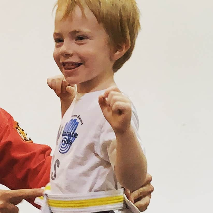 アンナ・シルクさんのインスタグラム写真 - (アンナ・シルクInstagram)「First yellow belt:) Way to go Levi!!!」12月3日 7時41分 - anna.silk