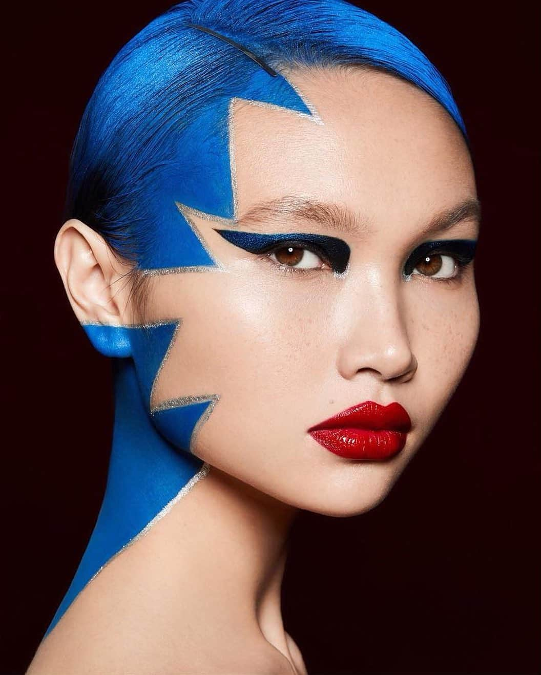 MAKE UP FOR EVER OFFICIALさんのインスタグラム写真 - (MAKE UP FOR EVER OFFICIALInstagram)「Can you read between the lines? -  MUA: @amerkusheva  Photographer: @sergeygunin  Model: @kim_rish -  #ColorCream M-200 Ultramarine Blue #ColorStick ME106  #AquaXLColorPaint M-10 Matte Black #StarLitPowder 19 Ultramarine  #WaterBlend Y225 Marble #BrowGel 00 Translucent  #makeupforever」12月3日 7時41分 - makeupforever