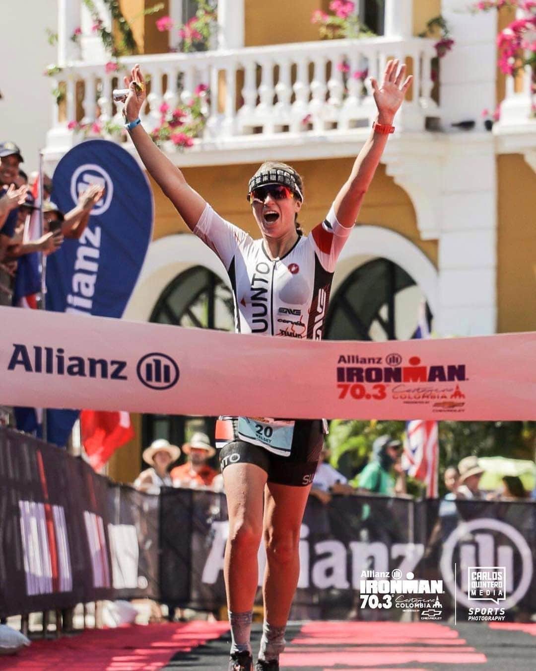 Suuntoさんのインスタグラム写真 - (SuuntoInstagram)「It’s #medalmonday and this one goes to Suunto Athlete @kelsey_withrow with her win at @ironman70.3cartagena Where did you race this weekend? 📷: @carlosquinteromedia」12月3日 8時21分 - suunto