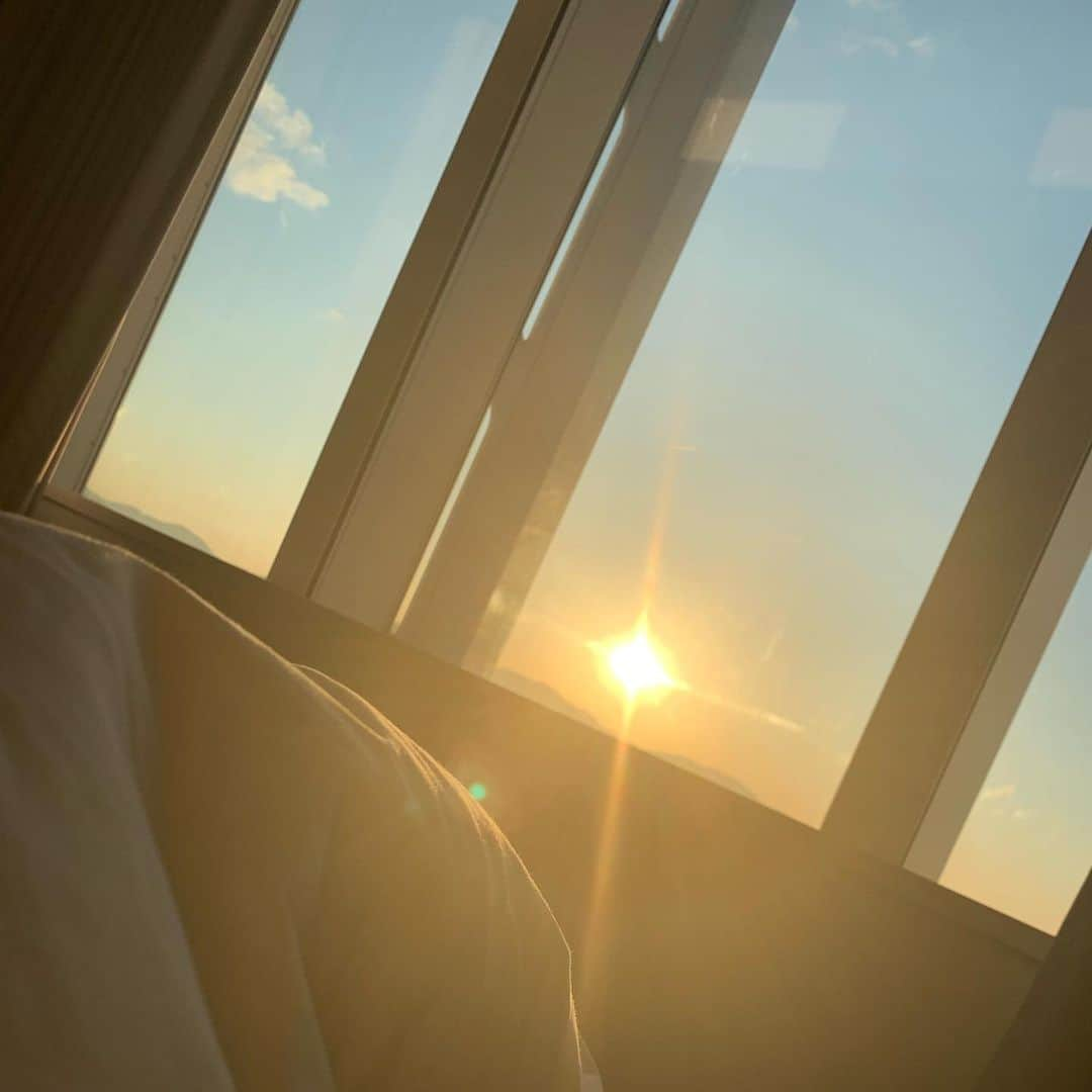 イ・ソンギョンさんのインスタグラム写真 - (イ・ソンギョンInstagram)「Good morning☀️」12月3日 8時21分 - heybiblee