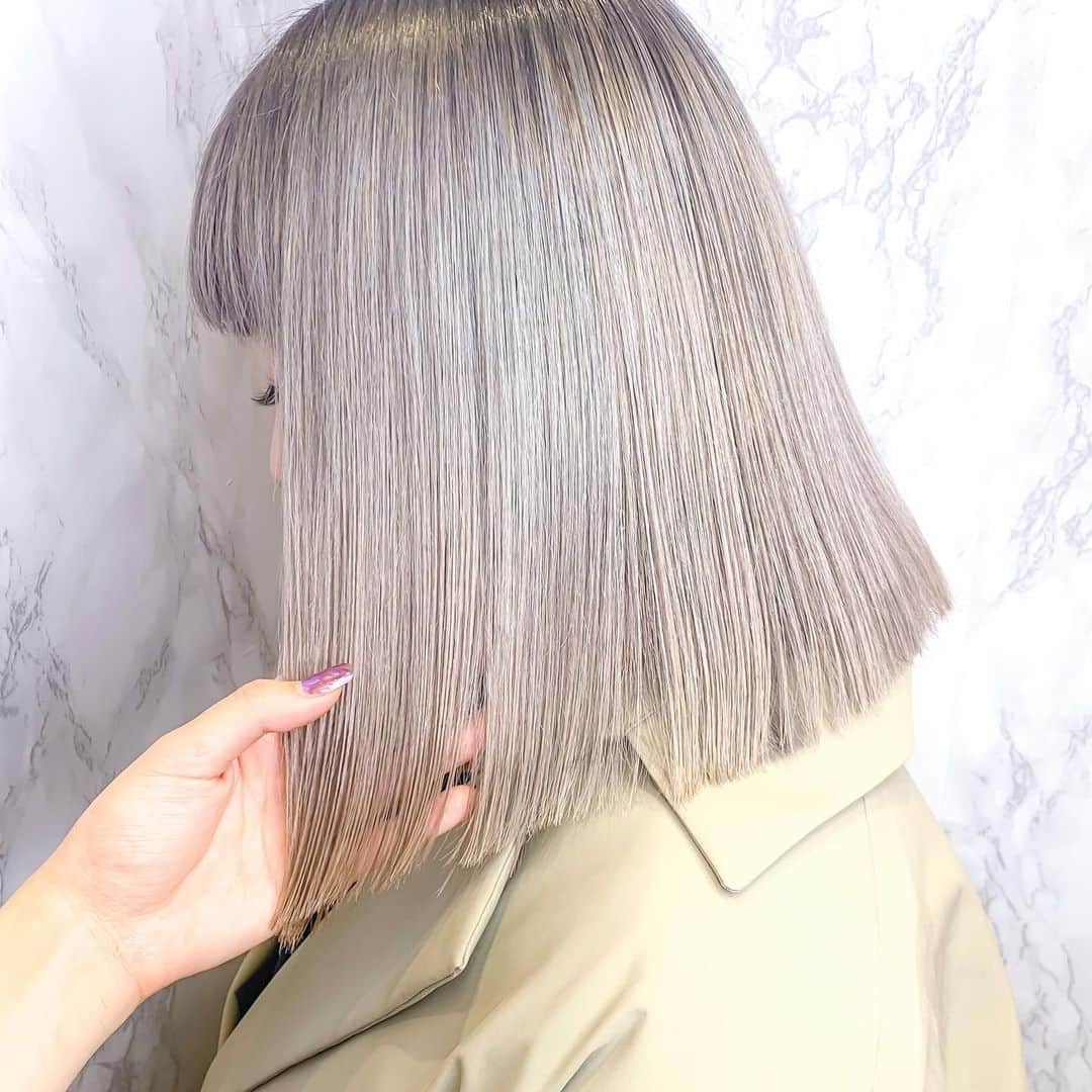 原涼香のインスタグラム：「白肌プレミアムオルチャンカラー🇰🇷✨ 『 ICY BLOND 💎💎 』 #ケアブリーチ ４回ベース♡ 冬にぴったり( ◠‿◠ ) ㅤㅤㅤㅤㅤㅤㅤㅤㅤㅤㅤㅤㅤ」