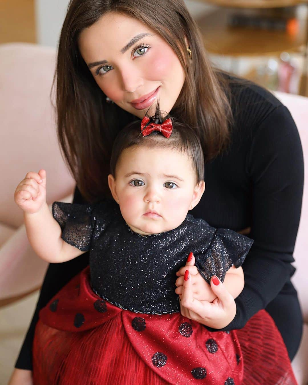 Mariana Sampaioさんのインスタグラム写真 - (Mariana SampaioInstagram)「Luz do meu viver, joaninha mais linda de todos os jardins ❤️🐞🌹 | look @le_infance | foto @katiarodriguesfotografia」12月3日 9時23分 - mariana