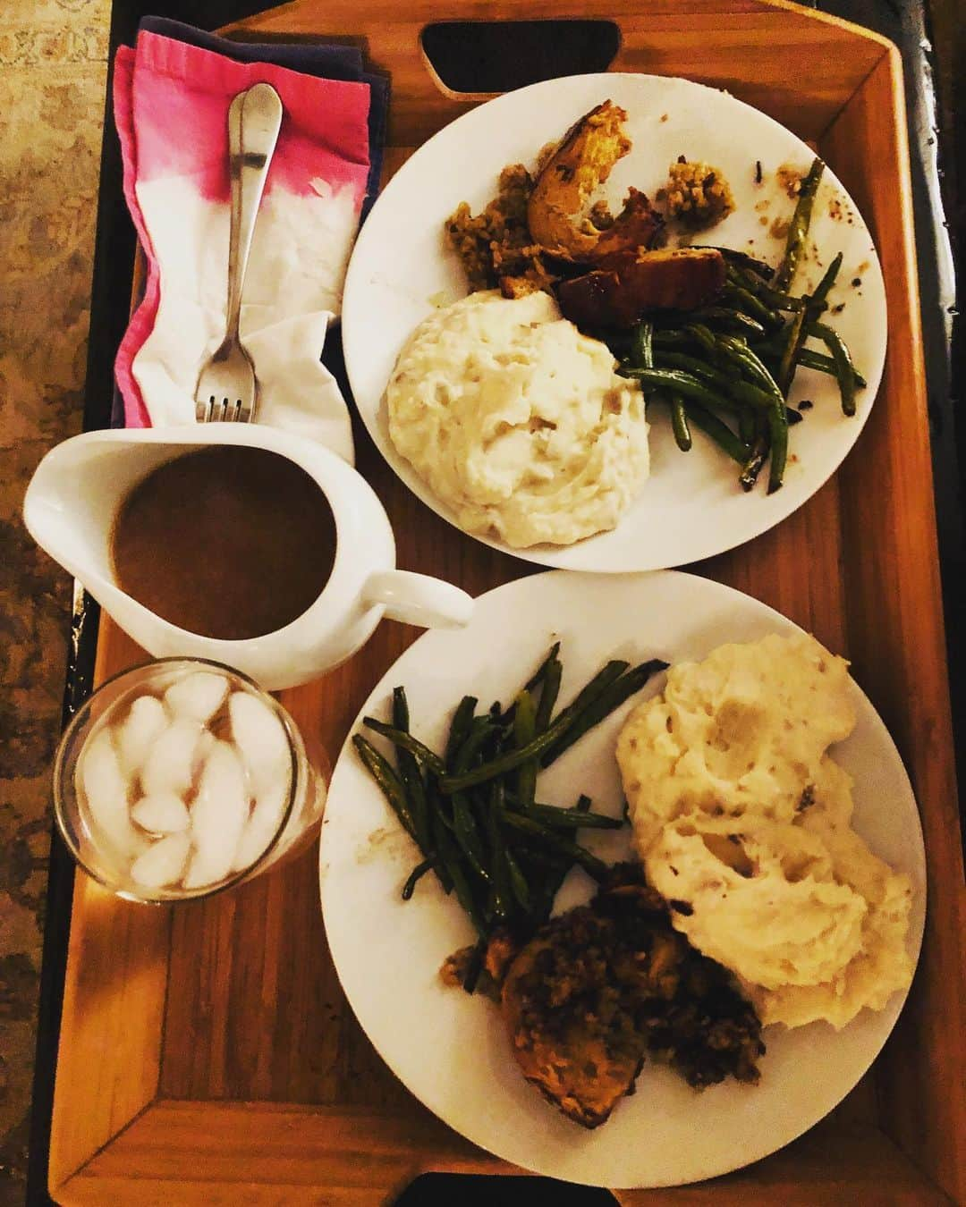 コンスタンス・マリーさんのインスタグラム写真 - (コンスタンス・マリーInstagram)「#MeatlessMonday post!! My home cooked tofurkey meal with vegan mashed potatoes and green beans!!! Super yummy!! Maybe next year you can try it! #ThanksLiving #Vegan #Vegetarian」12月3日 9時37分 - goconstance