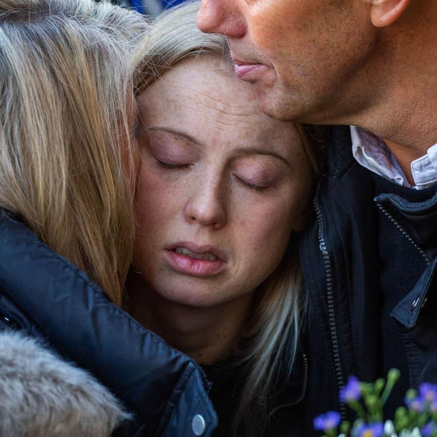 TIME Magazineさんのインスタグラム写真 - (TIME MagazineInstagram)「Mourners took part in a vigil and a minute of silence in #Cambridge on Dec. 2, in the wake of the #London attack that left two people dead last week. Leanne O’Brien, identified as the girlfriend of Jack Merritt, stood with his parents, other students, city councilors and residents in honor of the former university students on Monday. Three days earlier, Merritt, 25, and Saskia Jones, 23, were fatally stabbed near the London Bridge, @apnews reports, in what has been described by police as a terror incident. The 28-year-old attacker, who was shot and killed by authorities, was identified by police as having been convicted in 2012 for terrorism offenses, and released from prison last year. In the second picture, tributes were left at the bridge. Photographs by Geoff Robinson—@shutterstock and PA Images/Sipa USA」12月3日 9時46分 - time