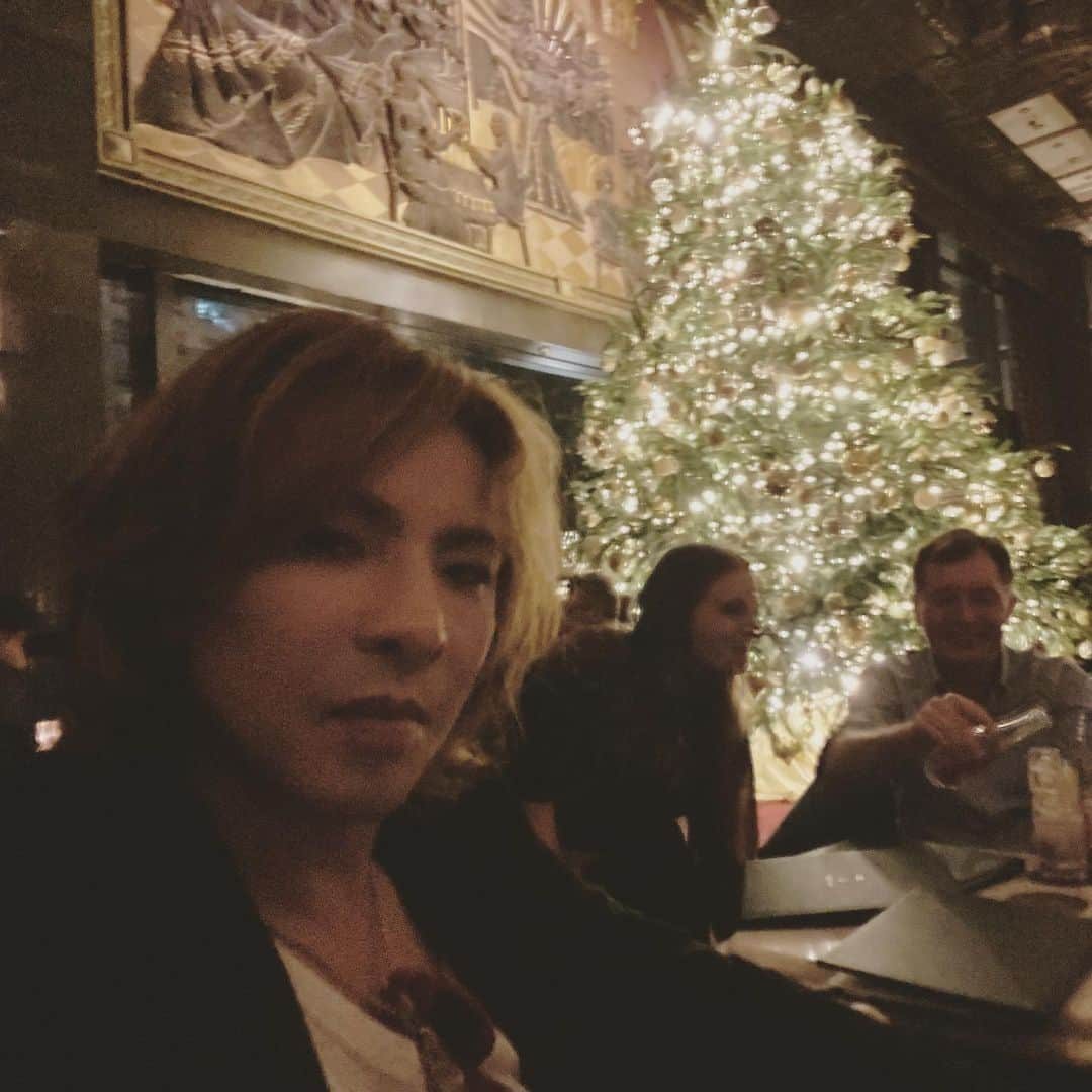 YOSHIKIさんのインスタグラム写真 - (YOSHIKIInstagram)「Guess what? I’m in #Singapore right now! 今ミーティングでシンガポールに来ています！」12月3日 9時46分 - yoshikiofficial