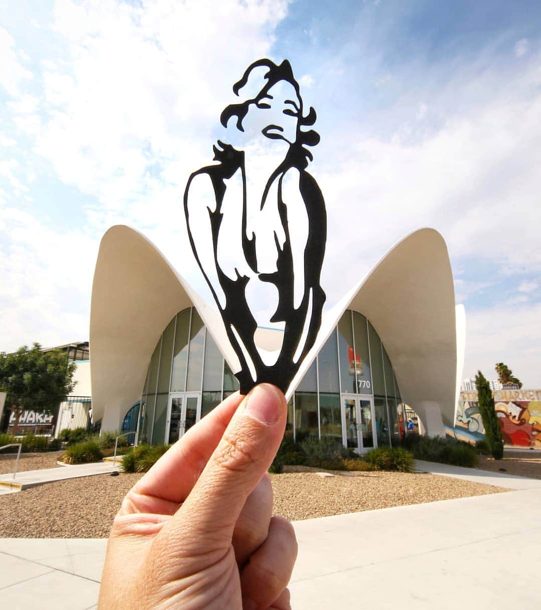 Rich McCorさんのインスタグラム写真 - (Rich McCorInstagram)「⁣POSTER GIVEAWAY (Competition now closed) - This week I'm giving away my image of Marilyn (taken in 2016 at the Neon Museum in Vegas). The print measures 30cmx30cm and they'll be three prints up for grabs. To enter the competition:⠀⁣⁣⁣ ⠀⁣⁣⁣ 1) Follow me (although if you're seeing this you probably already are).⠀⁣⁣⁣ 2) Like this post.⠀⁣⁣⁣ 3) Comment with the 💃emoji.⁣ ⠀⁣⁣⁣ Comment as many times as you like before the deadline. I'll ship the prints anywhere so everyone is welcome to take part. I'll probably do one more giveaway before Christmas...maybe the LEGO man image.⁣ ⁣ Competition closes on Friday at 23:59 UK time. Good luck!」12月3日 20時46分 - paperboyo