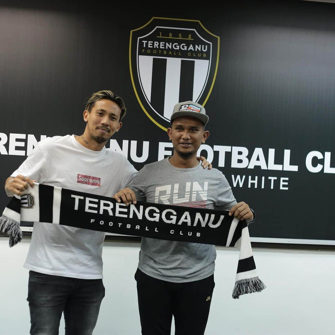 鈴木ブルーノさんのインスタグラム写真 - (鈴木ブルーノInstagram)「1 more year contract 2020 season with Terengganu 2 Happy to stay with Terengganu family 🏳️🏴」12月3日 20時39分 - cbruno_7