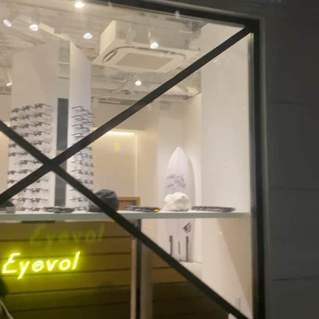 佐藤魁のインスタグラム：「. . . @eyevol_official  表参道天　　訪れました🕶  #レンズ　#フレーム　自分好みにできる唯一のお店🕶 さいこっ arigato」