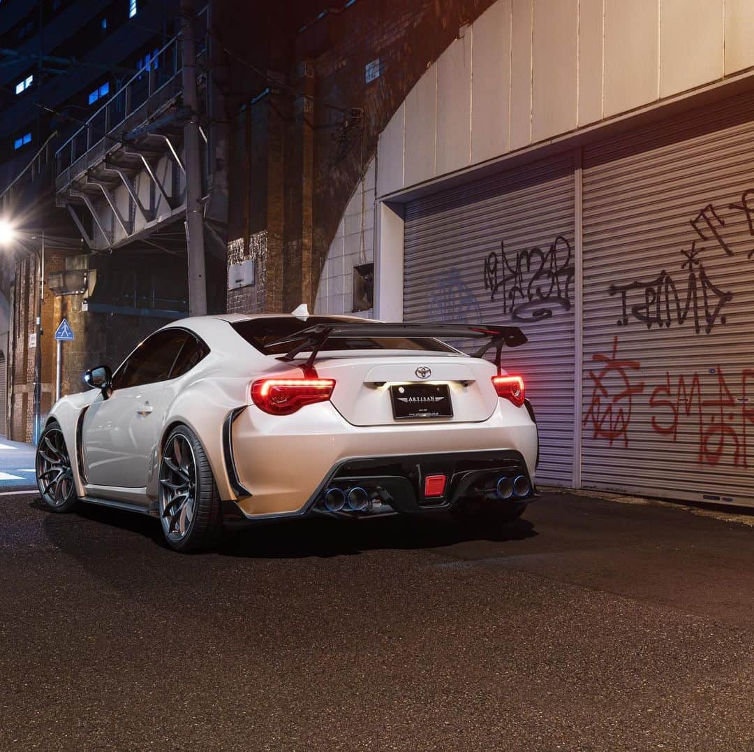 のインスタグラム：「86／BRZ  Body kit：@artisan_spirits #arsgt GT wing：@voltex Wheel：@raysmsc #g025 Tire：@falkentire #fk510 Technical：@blitz.co.ltd. Turn signal mirror：@avestparts Graphic：@loopgraphics  www.artisanspirits.co.jp #toyota #subaru #86 #brz #artisanspirits #rays #falken #blitz #avest #loopgraphics #evasivemotorsports #butlertire #ravspec #jworksunlimited #premierautowerkz #suvproject #kanooperformance #車庫小舗 #nigeljdmparts #トラウム #car_life_staff #bondtokyo #bondosaka #advanced_auto_performance  #mr__lexus #jackspna #ottoautoservice」